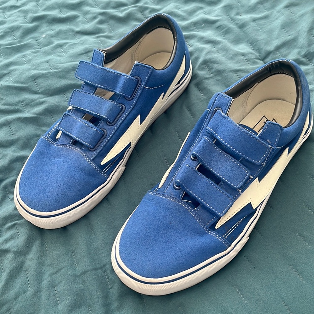 Blue strap on revenge x vans